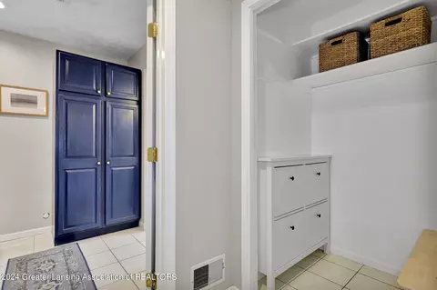 2900 Forest Rd, Lansing, MI 48910 photo 13