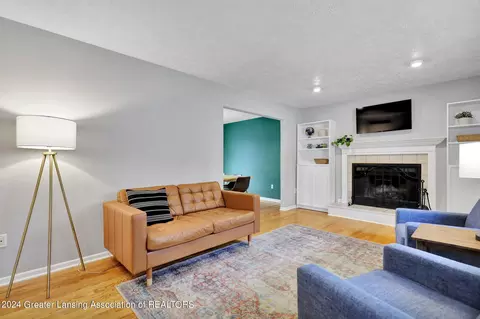 2900 Forest Rd, Lansing, MI 48910 photo 5