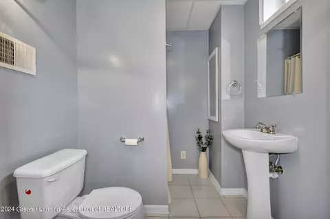 2900 Forest Rd, Lansing, MI 48910 photo 23