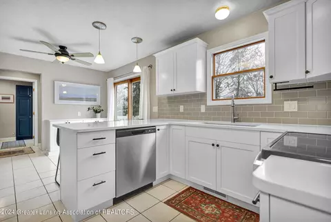 2900 Forest Rd, Lansing, MI 48910 photo 8