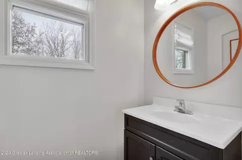 2900 Forest Rd, Lansing, MI 48910 photo 15