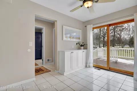 2900 Forest Rd, Lansing, MI 48910 photo 12