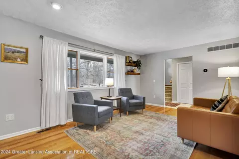 2900 Forest Rd, Lansing, MI 48910 photo 7