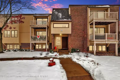 523 Bainbridge Dr #44, East Lansing, MI 48823
