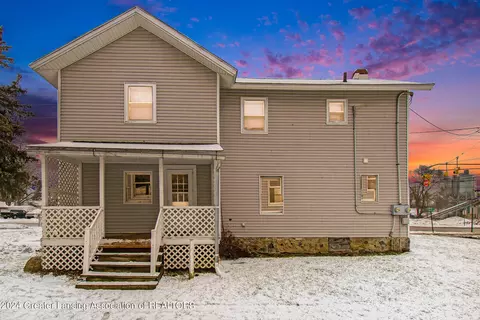 238 S Lincoln St, Charlotte, MI 48813