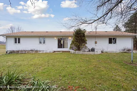 4713 Pares Rd, Dimondale, MI 48821 photo 2