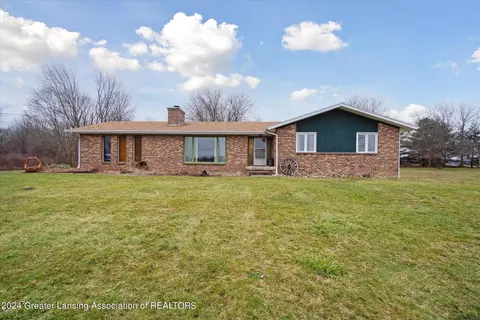 4713 Pares Rd, Dimondale, MI 48821