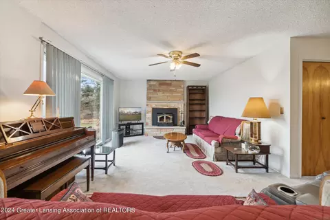 4713 Pares Rd, Dimondale, MI 48821 photo 10