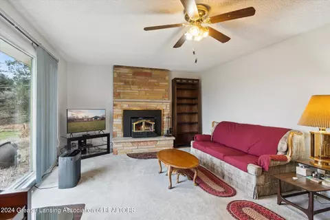 4713 Pares Rd, Dimondale, MI 48821 photo 14