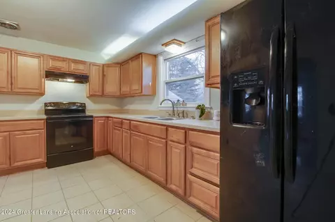415 Dean Dr, Owosso, MI 48867 photo 13