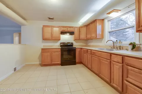 415 Dean Dr, Owosso, MI 48867 photo 12