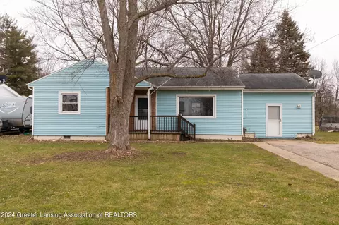 415 Dean Dr, Owosso, MI 48867 photo 2