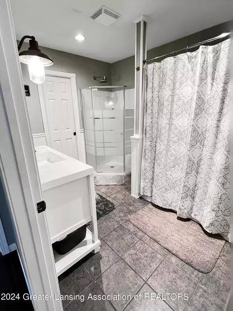 703 E Cass St, Saint Johns, MI 48879 photo 17