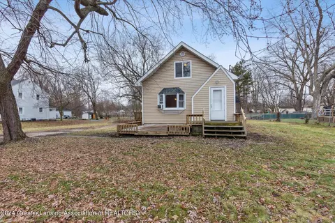 4422 Ballard Rd, Lansing, MI 48911