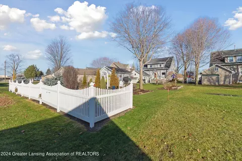 Exterior - 437 N Sorrell St, Fowler, MI 48835 photo 8 of 18
