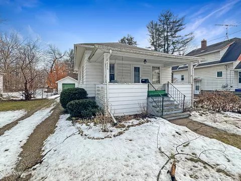 636 N Hickory St, Owosso, MI 48867