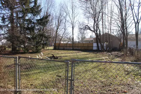 Exterior - 403 W 3rd St, Charlotte, MI 48813 photo 7 of 7