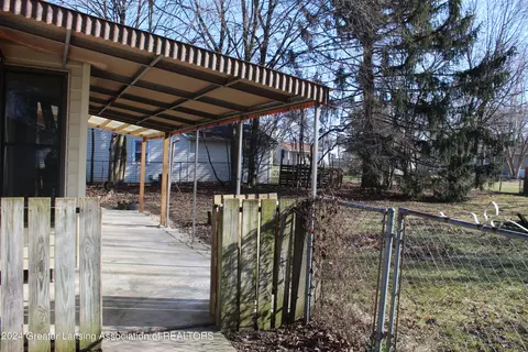 Exterior - 403 W 3rd St, Charlotte, MI 48813 photo 6 of 7