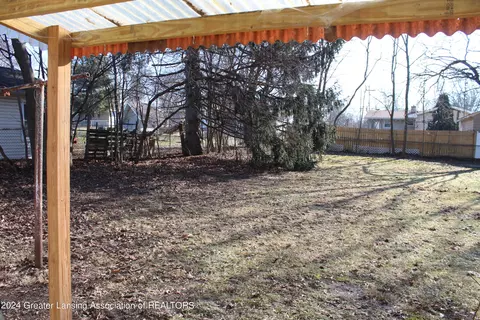 Exterior - 403 W 3rd St, Charlotte, MI 48813 photo 3 of 7