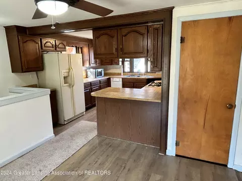 Kitchen - 403 W 3rd St, Charlotte, MI 48813 photo 2 of 5