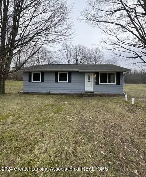 5015 Oak St, Webberville, MI 48892