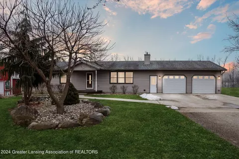 2736 E Grand Ledge Hwy, Grand Ledge, MI 48837