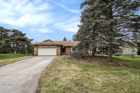 837 Montevideo Dr, Lansing, MI 48917