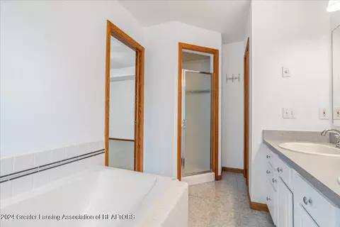 Bath - 3903 W Herbison Rd, Dewitt, MI 48820 photo 3 of 4