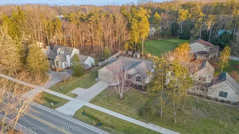 View/Area - 3903 W Herbison Rd, Dewitt, MI 48820 photo 3 of 9