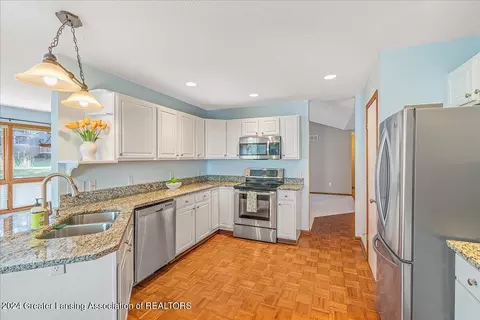 Kitchen - 3903 W Herbison Rd, Dewitt, MI 48820 photo 3 of 5