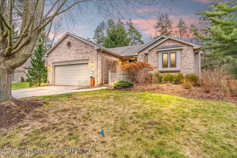 6310 Timber View Dr, East Lansing, MI 48823