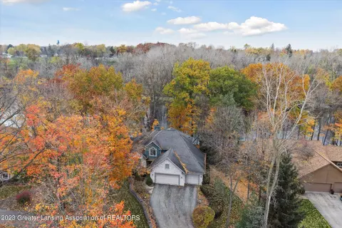 12875 Oneida Woods Trl, Grand Ledge, MI 48837