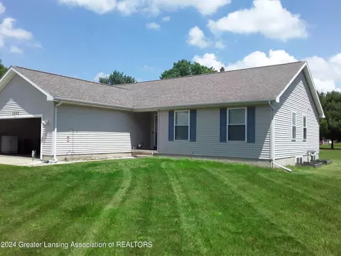 2893 Kemler Rd, Eaton Rapids, MI 48827