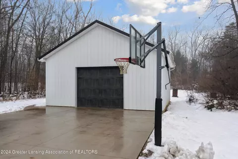 Exterior - 4401 W Lansing Rd, Perry, MI 48872 photo 12 of 24