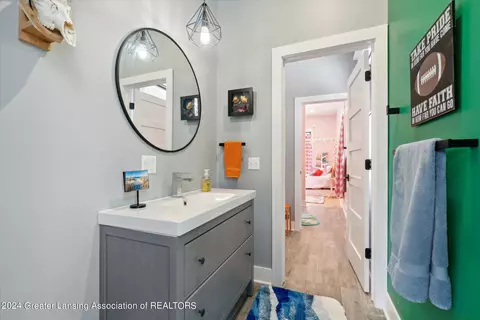 Bath - 4401 W Lansing Rd, Perry, MI 48872 photo 6 of 7