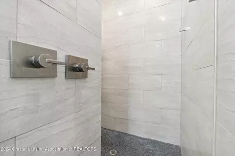 Bath - 4401 W Lansing Rd, Perry, MI 48872 photo 3 of 7
