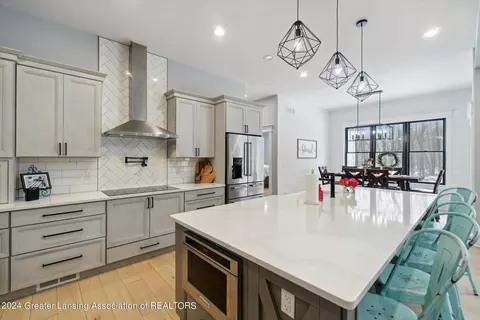 Kitchen - 4401 W Lansing Rd, Perry, MI 48872 photo 3 of 5