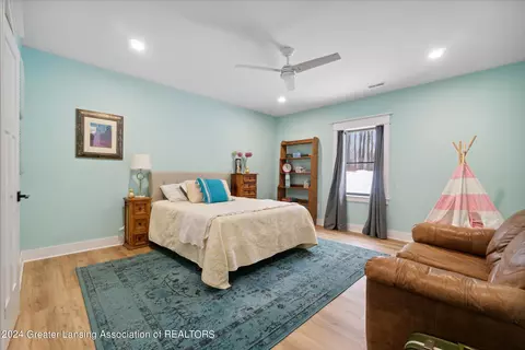Bedroom - 4401 W Lansing Rd, Perry, MI 48872 photo 3 of 11
