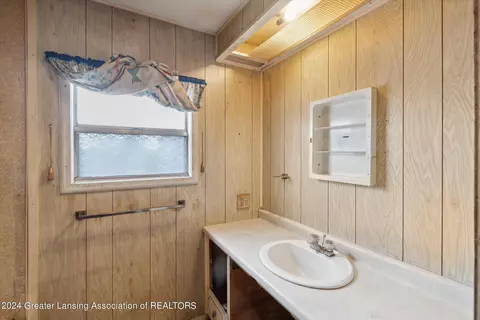 Bath - 11055 Dutcher Rd, Sebewaing, MI 48759 photo 1 of 3