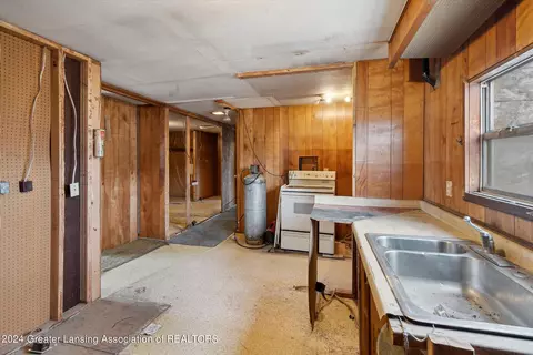Kitchen - 11055 Dutcher Rd, Sebewaing, MI 48759 photo 2 of 2