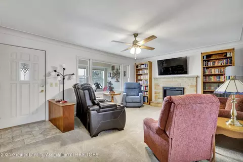 Living - 5417 Marsh Rd, Haslett, MI 48840 photo 2 of 5