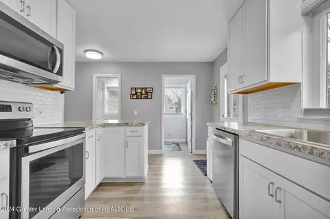 Kitchen - 5417 Marsh Rd, Haslett, MI 48840 photo 1 of 5