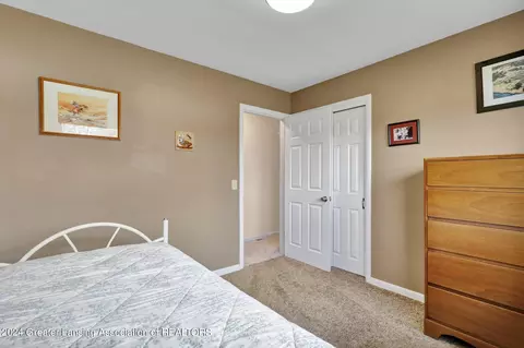 Bedroom - 5417 Marsh Rd, Haslett, MI 48840 photo 4 of 6