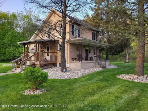 Exterior - 811 E Holt Rd, Williamston, MI 48895 photo 8 of 10