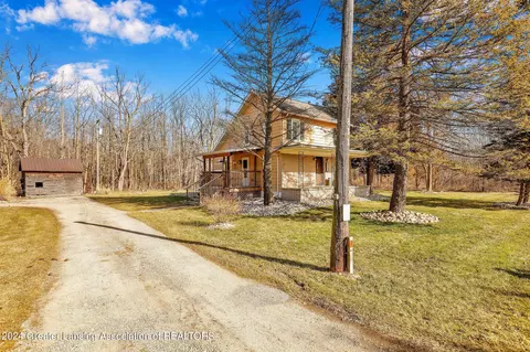 Exterior - 811 E Holt Rd, Williamston, MI 48895 photo 3 of 10