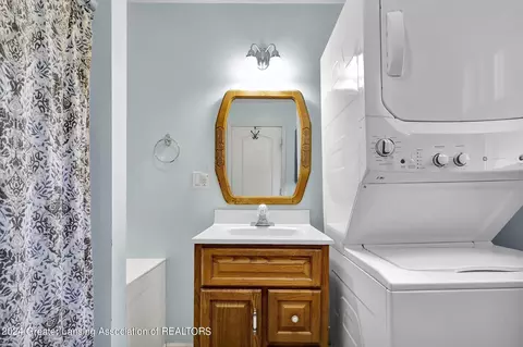 Bath - 811 E Holt Rd, Williamston, MI 48895 photo 2 of 2