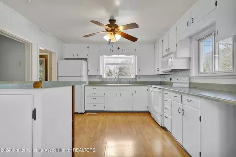 Kitchen - 811 E Holt Rd, Williamston, MI 48895 photo 1 of 3