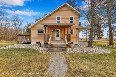 Exterior - 811 E Holt Rd, Williamston, MI 48895 photo 4 of 10
