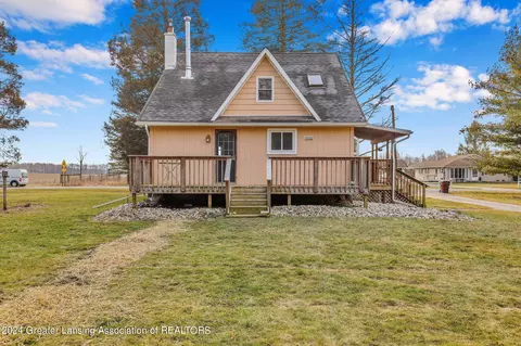 Exterior - 811 E Holt Rd, Williamston, MI 48895 photo 5 of 10