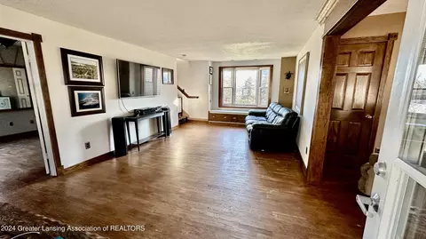 210 E Jefferson St, Dewitt, MI 48820 photo 3